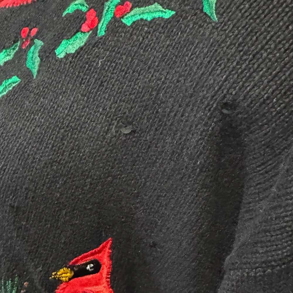 Vintage embroidered Christmas Sweater Black Red Festive‎ cardinal women’s large